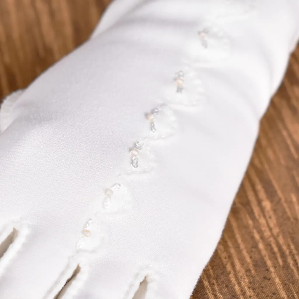 Off White Emb & Scallop Vintage Gloves